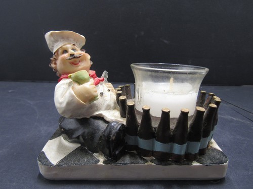 Chef statue figuring candle - w,